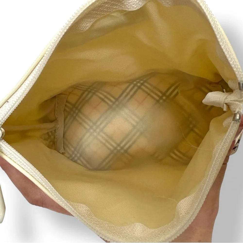 Burberry Classic Nova Check Nylon Zip Pouch, Cosmetic - Picture 7 of 10